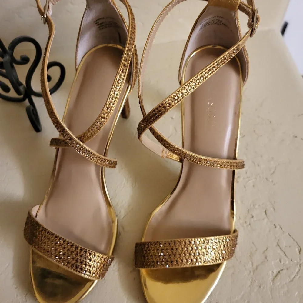 Thalia Sodi Darria Embellished Gold Metallic Evening Sandals Size: 9 NWT